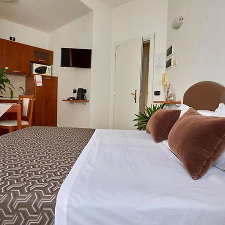 Residence Fellini Rimini Zewnętrze zdjęcie
