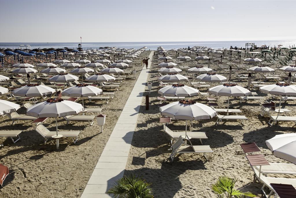 Residence Fellini Rimini Zewnętrze zdjęcie