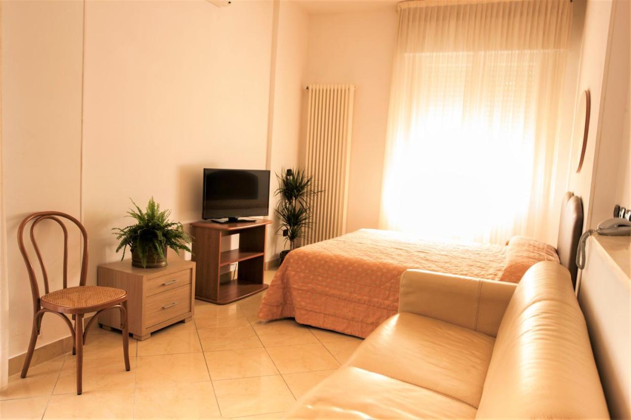 Residence Fellini Rimini Zewnętrze zdjęcie